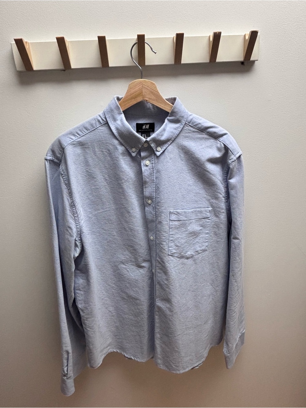 H&M Men's Light Blue Button-Down Oxford Shirt